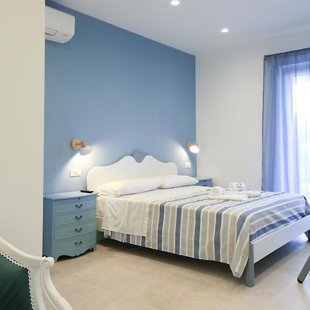 Villa Del Gaudio Rooms & Apartments كاستيلاّماري دي ستا المظهر الخارجي الصورة